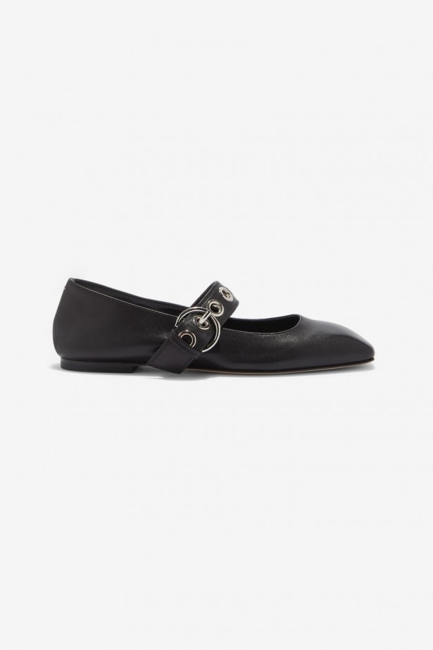 Uma Eyelet