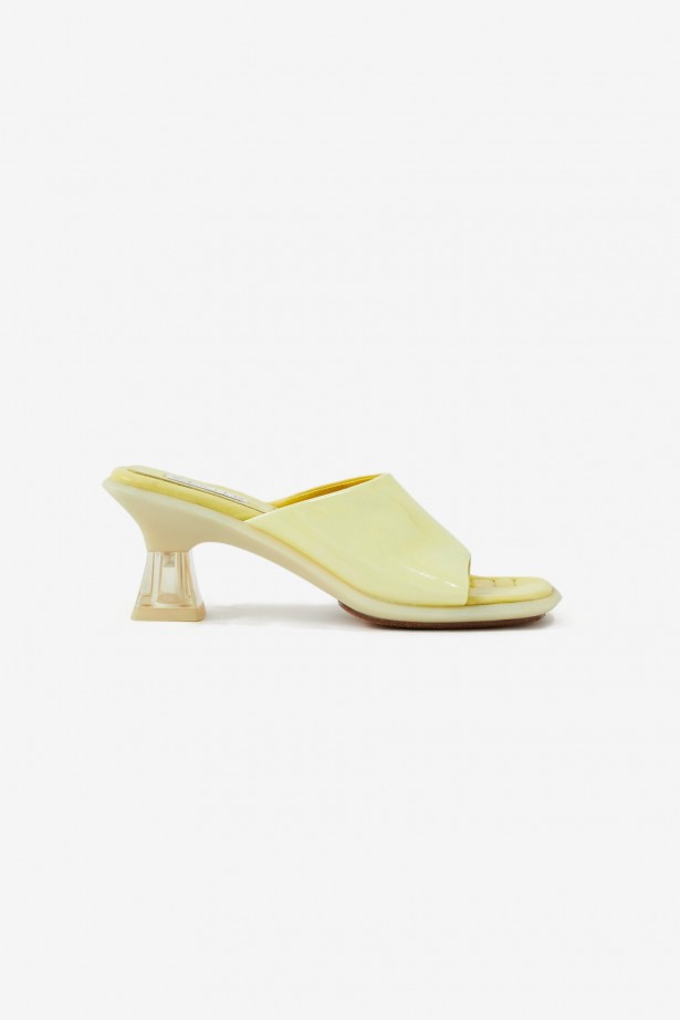 Synthia Beige Sandals