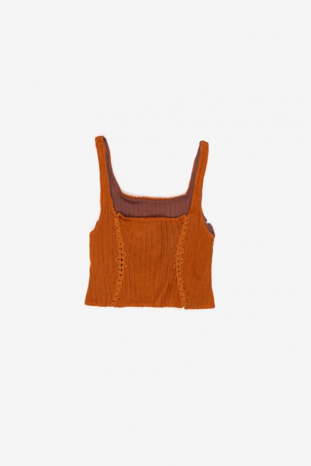 Short Expandable Sleeveless Top