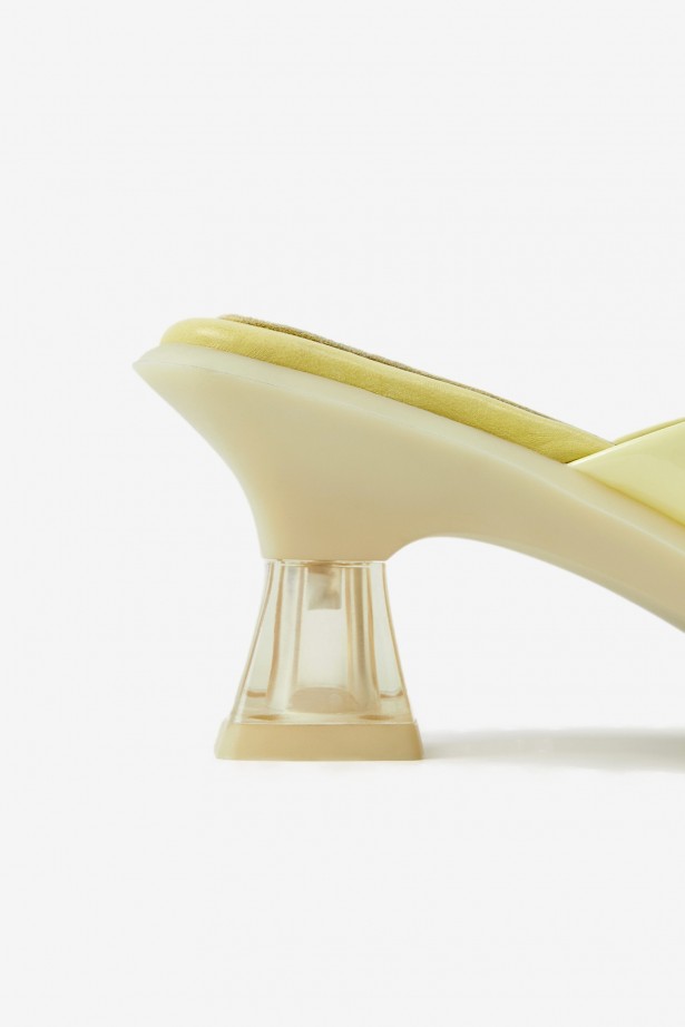 Synthia Beige Sandals